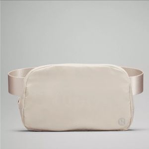 Lululemon Everywhere Belt Bag